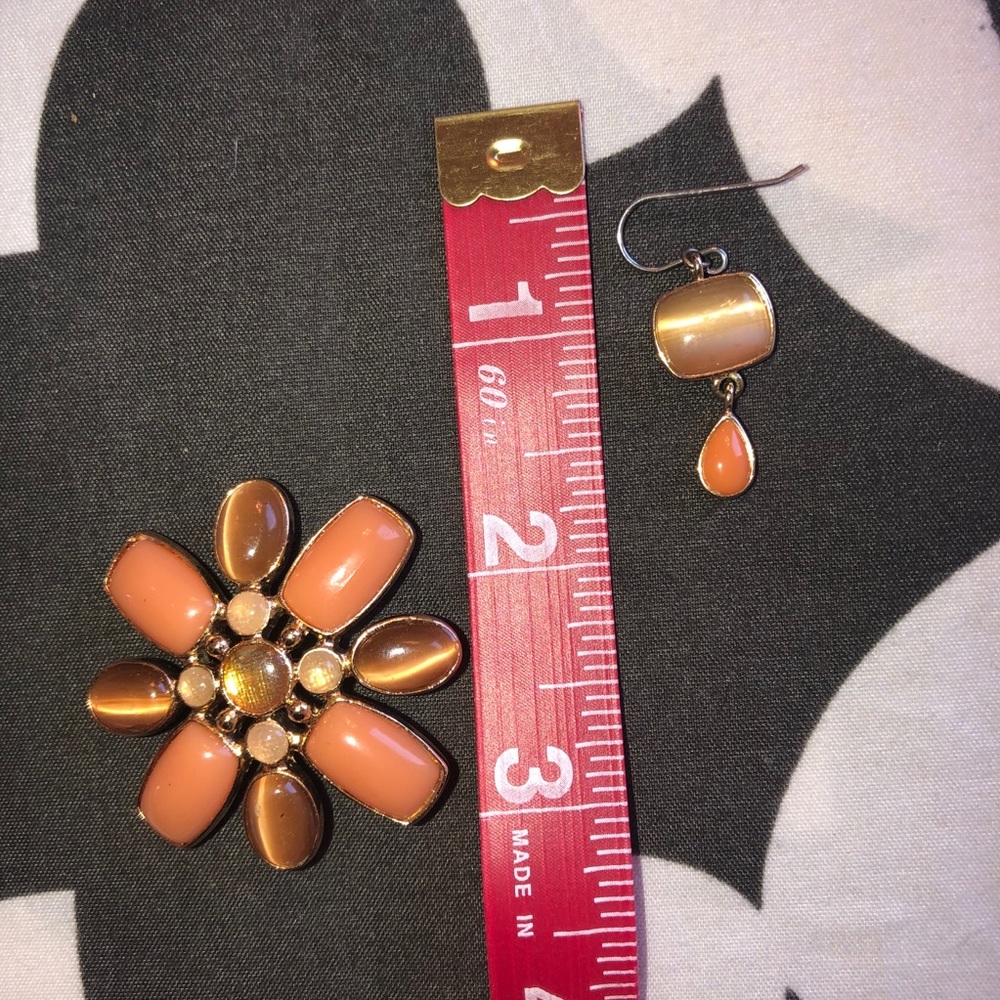 ⭐️ Matching dangle earring and broach set - Picture 3 of 3